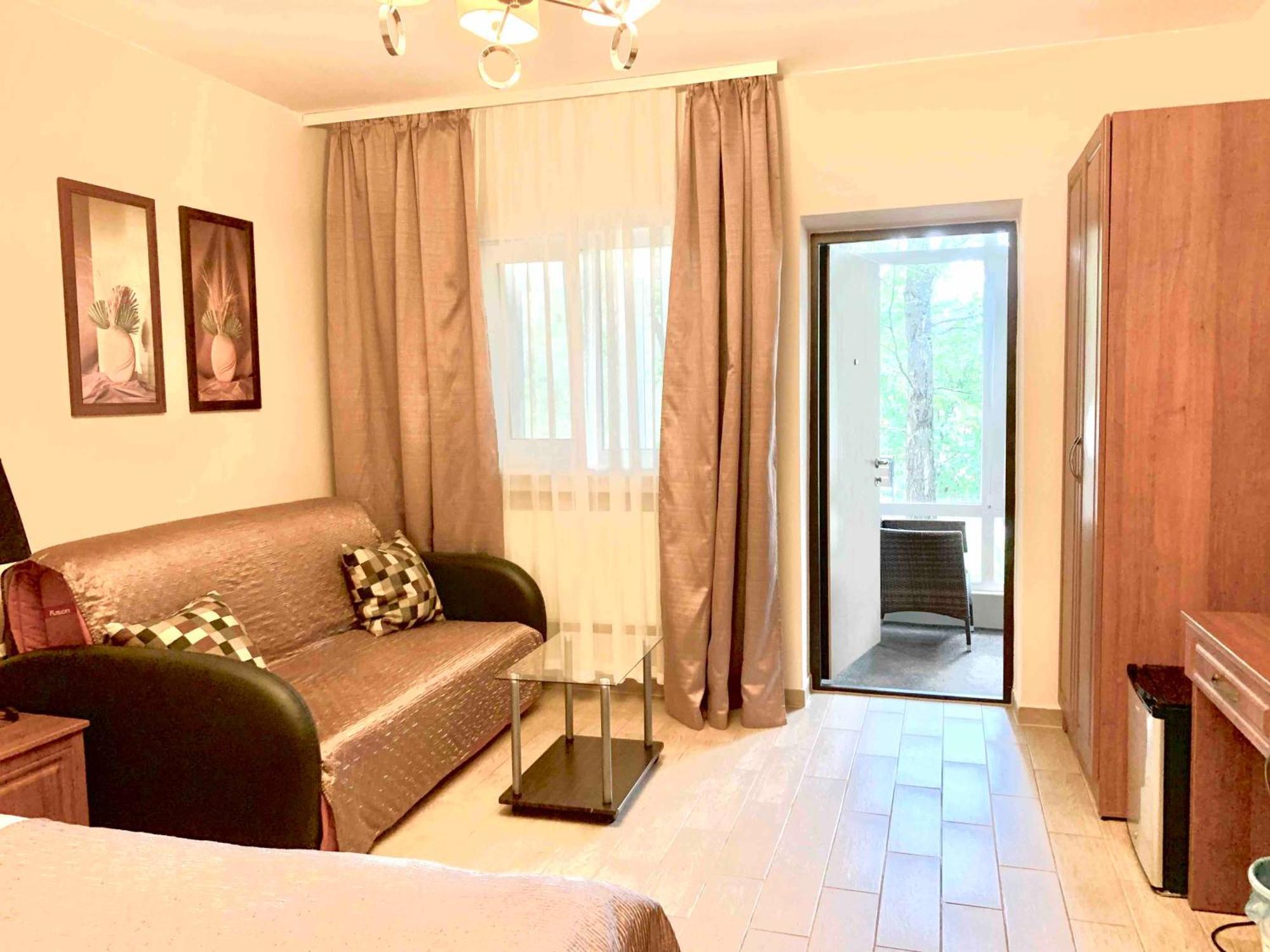 Terasa Hotel Stanishovka Buitenkant foto