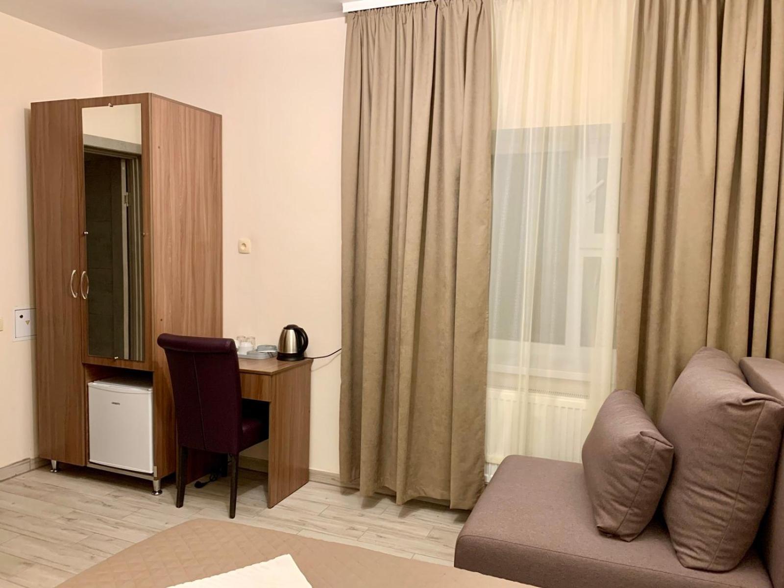 Terasa Hotel Stanishovka Buitenkant foto